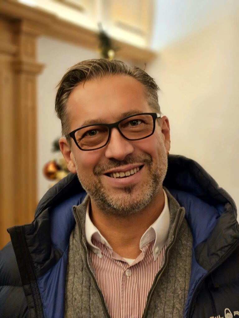 Mehr über den Artikel erfahren Neuer Dirigent für unsere Jugendkapelle