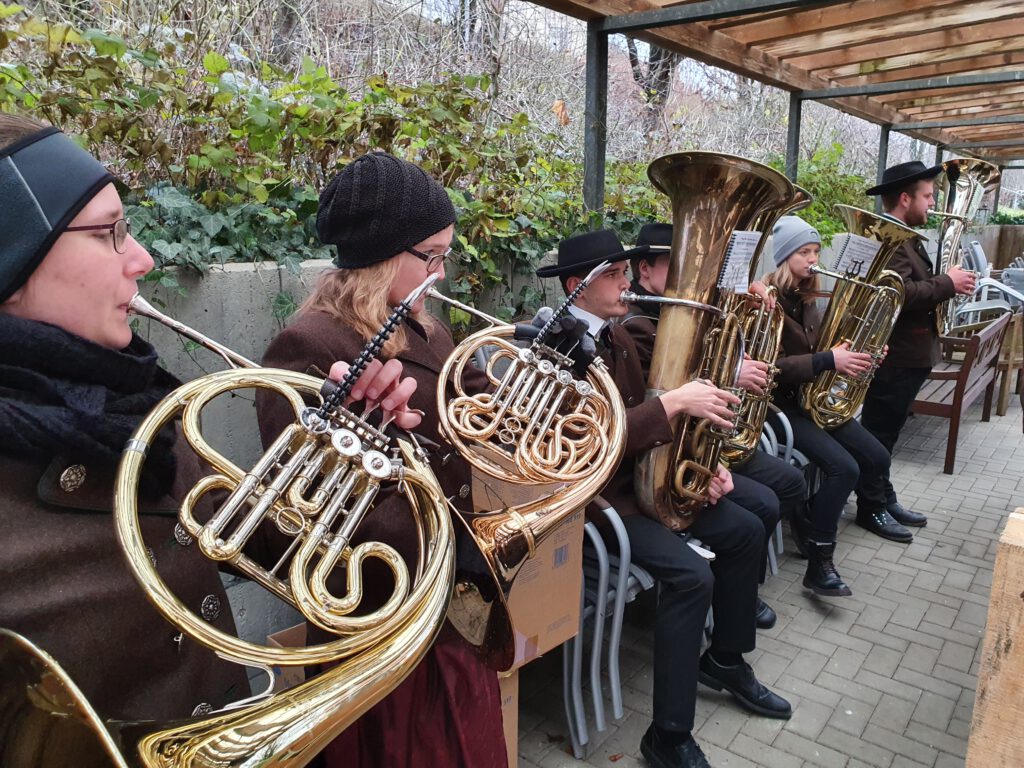 Read more about the article Musikalische Weihnachtsgrüße an Heilig Abend